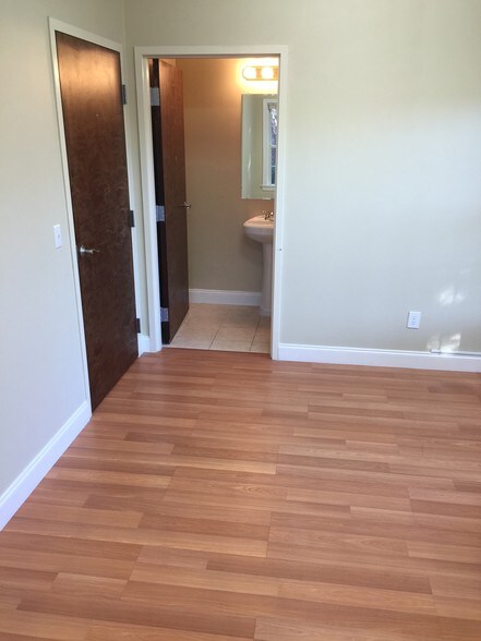 More Photos Of 5816 Creedmoor Rd, Raleigh Office For Lease