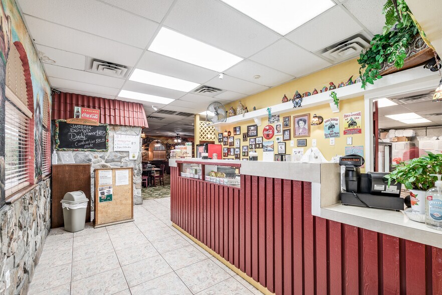 More Photos Of 100 Southpoint Loop, Livingston Restaurant For Sale