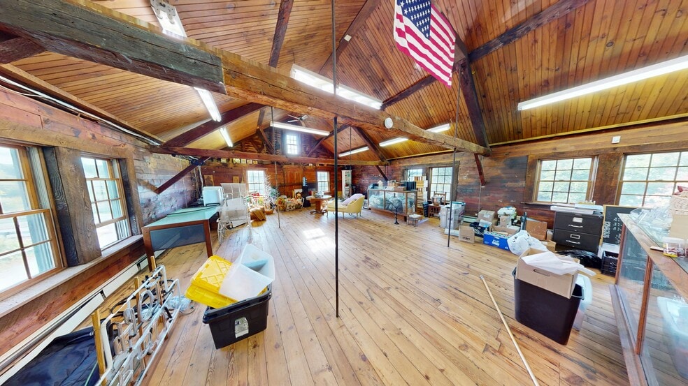 More Photos Of 283 Route 206, Sandyston Freestanding For Sale