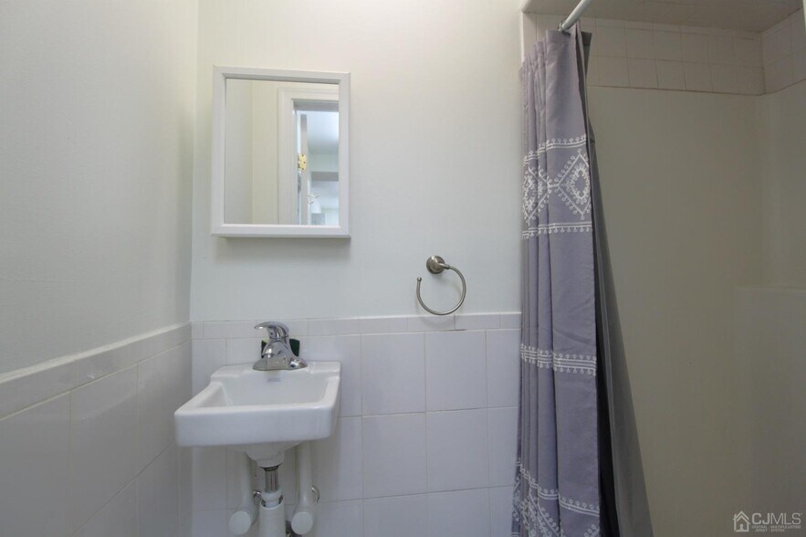 More Photos Of 637 Georges Rd, New Brunswick Medical For Sale