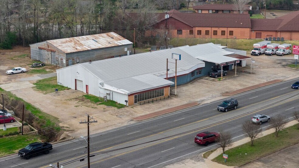 More Photos Of 1006 South Timberland Dr, Lufkin Industrial For Sale