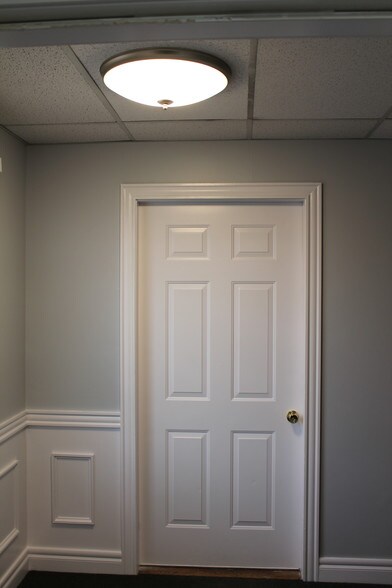 More Photos Of 285 Littleton Rd, Westford Office Residential For Lease