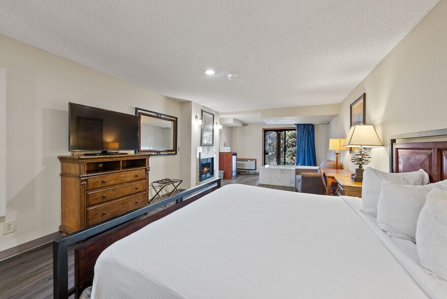 More Photos Of 3105 NE O. B. Riley Rd, Bend Hotel For Sale