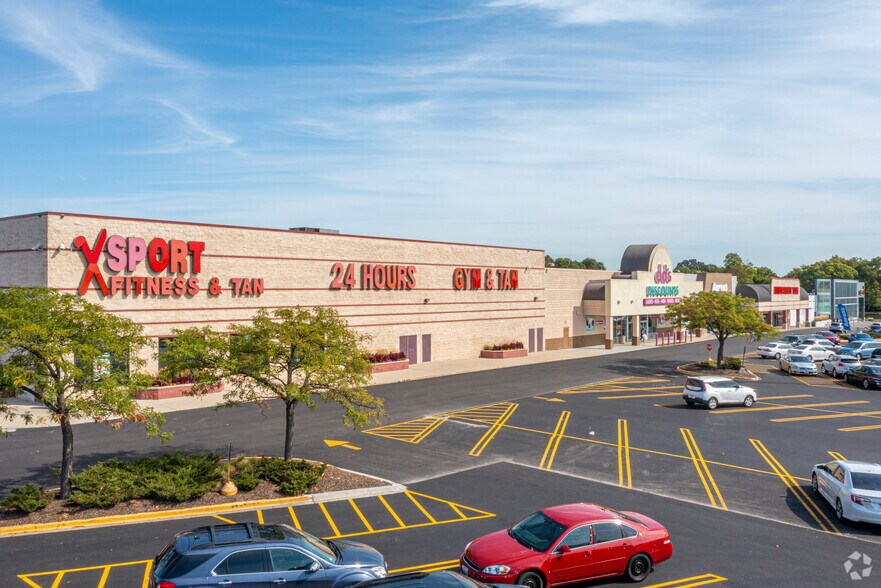 More Photos Of 6420-6560 W Fullerton Ave, Chicago Unknown For Lease