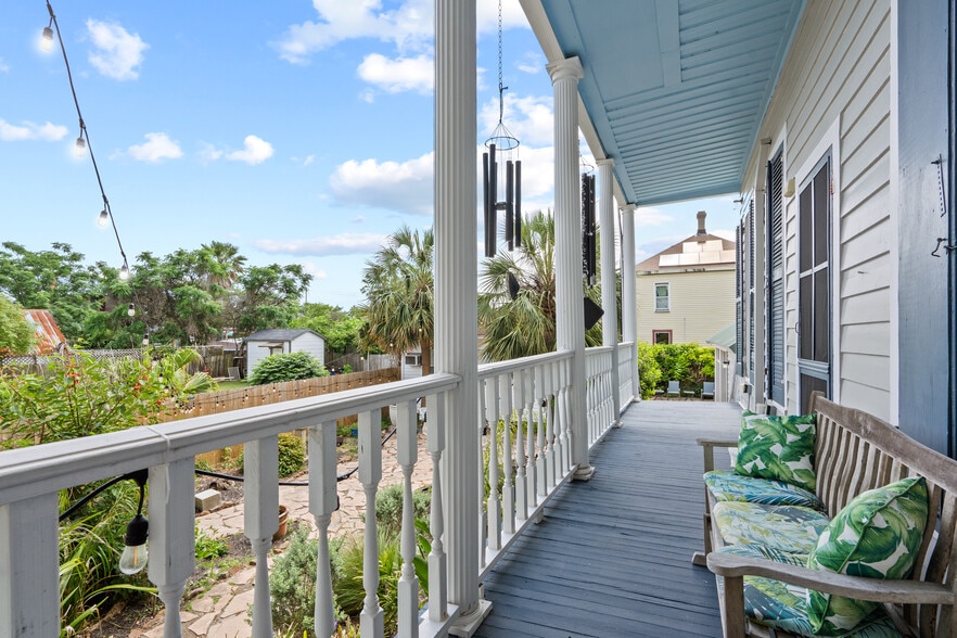 More Photos Of 1103 33rd St, Galveston Hotel For Sale