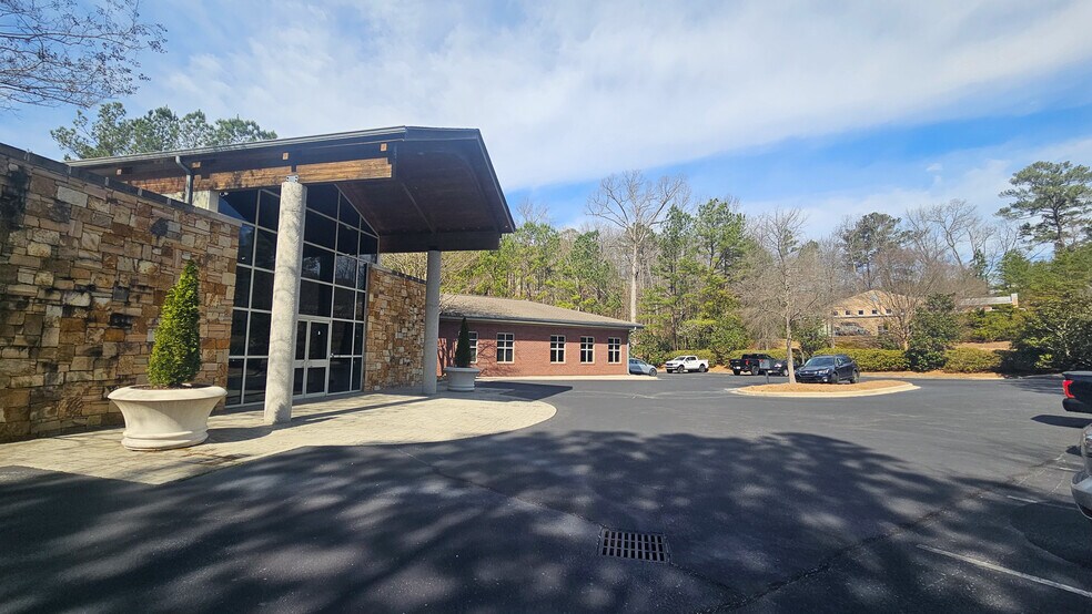 More Photos Of 4 Riverchase Rdg, Birmingham Office For Sale