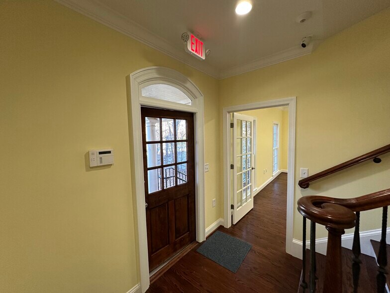 More Photos Of 585 Colonial Park Dr, Roswell Loft Creative Space For Sale