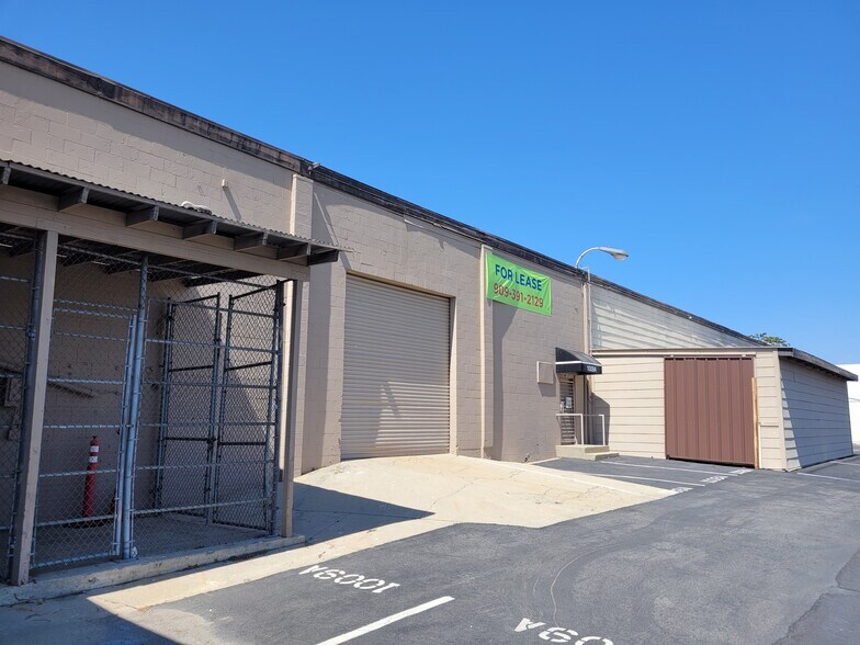 More Photos Of 1009-1033 Brooks St, Ontario Warehouse For Lease