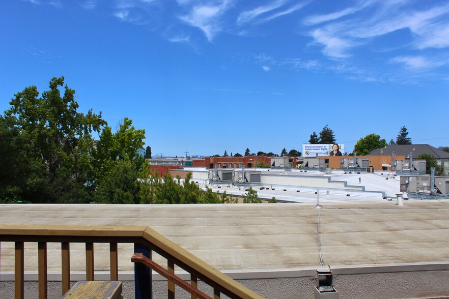 More Photos Of 5263 Claremont Ave, Oakland Loft Creative Space For Sale