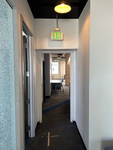 More Photos Of 1028 Park Ave W, Denver Office For Sale