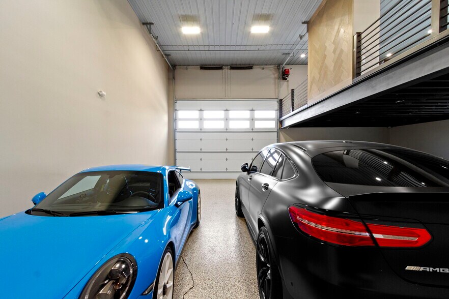 More Photos Of 17745 Motor District Cir, Westfield Showroom For Sale