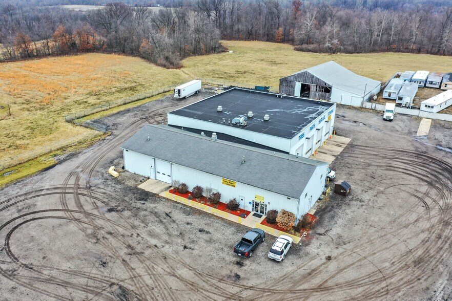More Photos Of 1116 W County Road 450 N, Brazil Truck Terminal For Lease