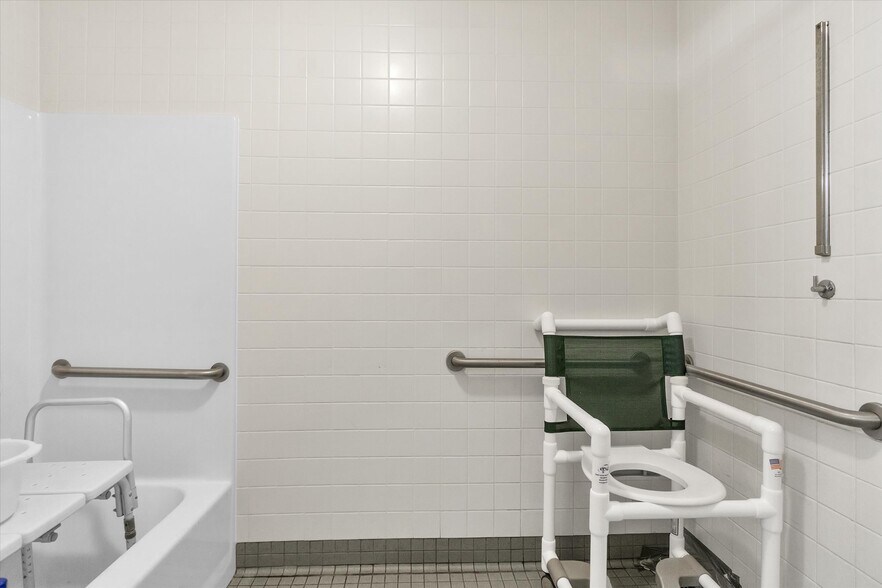 More Photos Of 121 S 5th St, Evansville Assisted Living For Sale