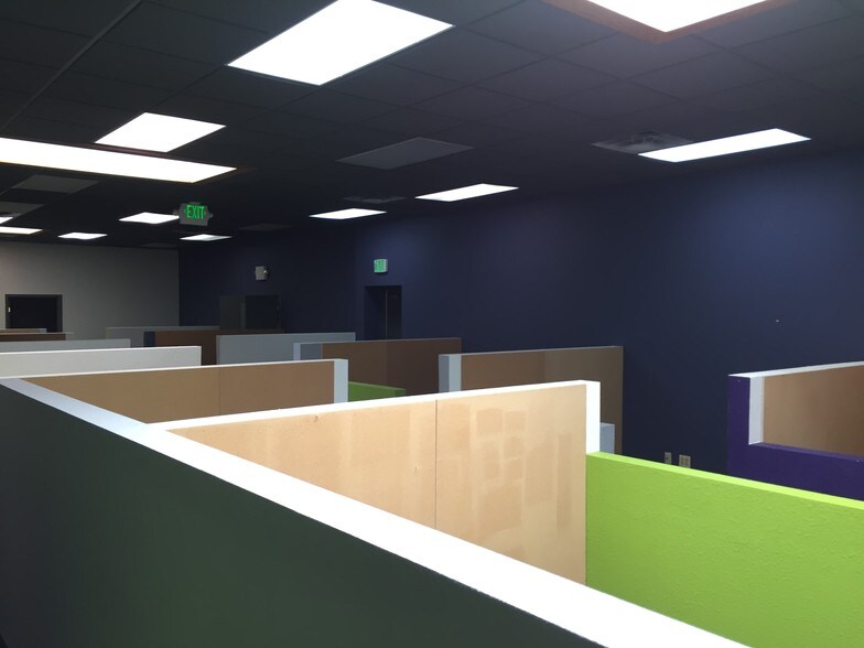 More Photos Of 530 Compton St, Broomfield Flex For Lease