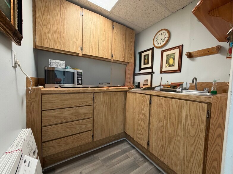 More Photos Of 600 NW 35th Ave, Miami Medical For Lease