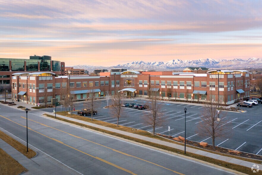 More Photos Of 126 W Sego Lily Dr, Sandy Office For Lease