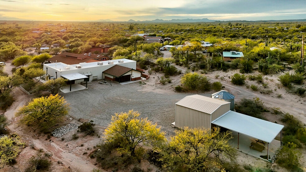 More Photos Of 2751 N Soldier Trl, Tucson Specialty For Sale