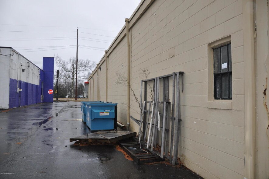 More Photos Of 919-921 W Route 130, Burlington Storefront For Sale
