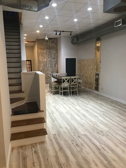 More Photos Of 809 N 2nd St, Philadelphia Storefront Retail Office For Sale