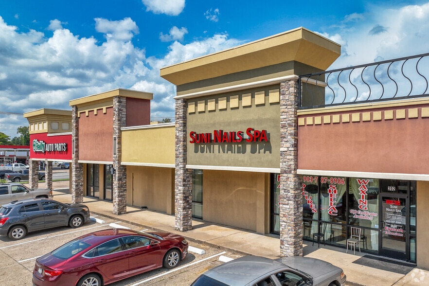 More Photos Of 3400-3502 S Broadway, Tyler Unknown For Lease