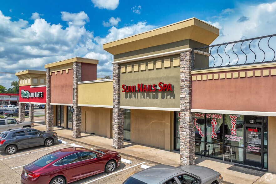 More Photos Of 3400-3502 S Broadway, Tyler Unknown For Lease