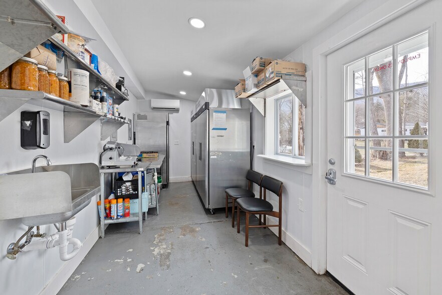 More Photos Of 4697 4697 St, Manchester Center Restaurant For Sale