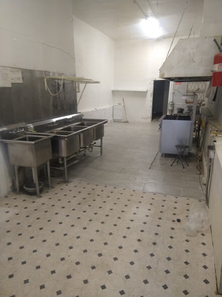 More Photos Of 6142 Lansdowne Ave, Philadelphia Restaurant For Lease