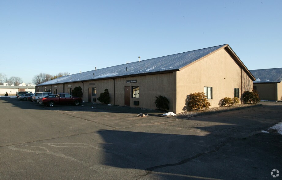 More Photos Of 160 Oak St, Glastonbury Light Manufacturing For Sale