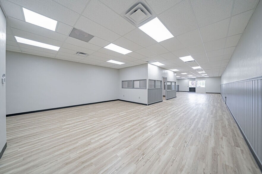 More Photos Of 27 NW Main St, Blackfoot Storefront Retail Office For Sale