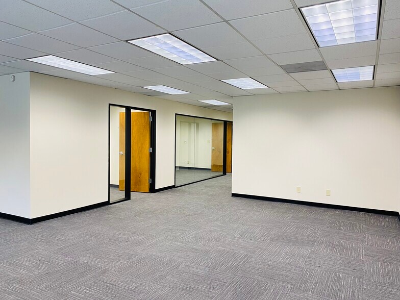 More Photos Of 20665 4th St, Saratoga Loft Creative Space For Lease