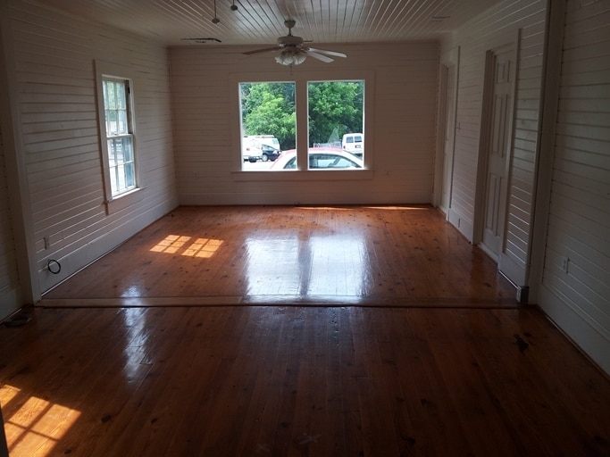 More Photos Of 348 S Main St, Alpharetta Freestanding For Lease