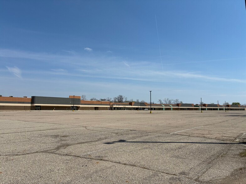 More Photos Of 5537-5597 Salem Ave, Dayton Unknown For Lease