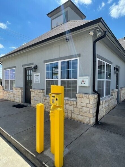 More Photos Of 1908 Farm to Market Rd, Crowley Self Storage For Lease