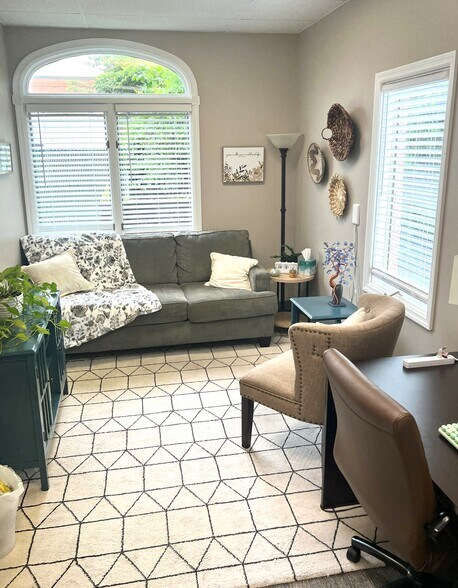 More Photos Of 110 Perimeter Park Rd, Knoxville Medical For Lease