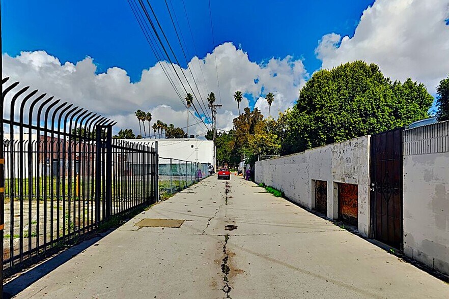 More Photos Of 6176 Atlantic Blvd, Long Beach Restaurant For Sale