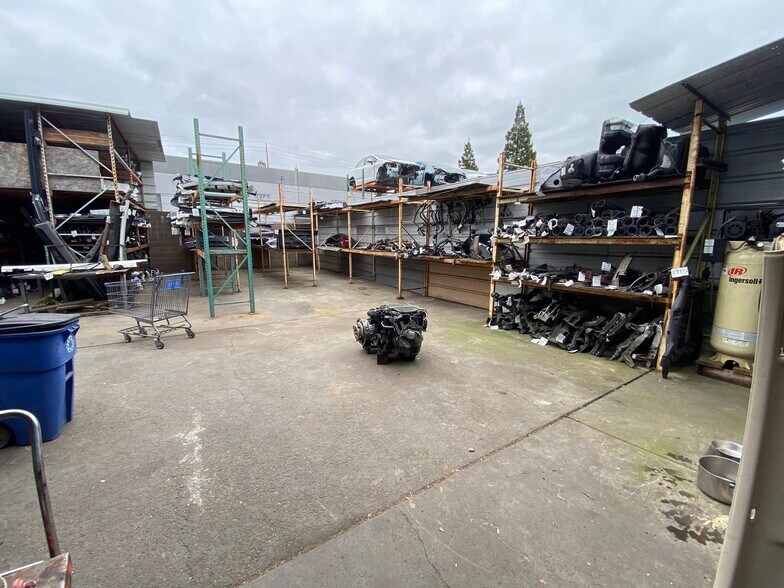 More Photos Of 3513 Recycle Rd, Rancho Cordova Auto Salvage Facility For Lease