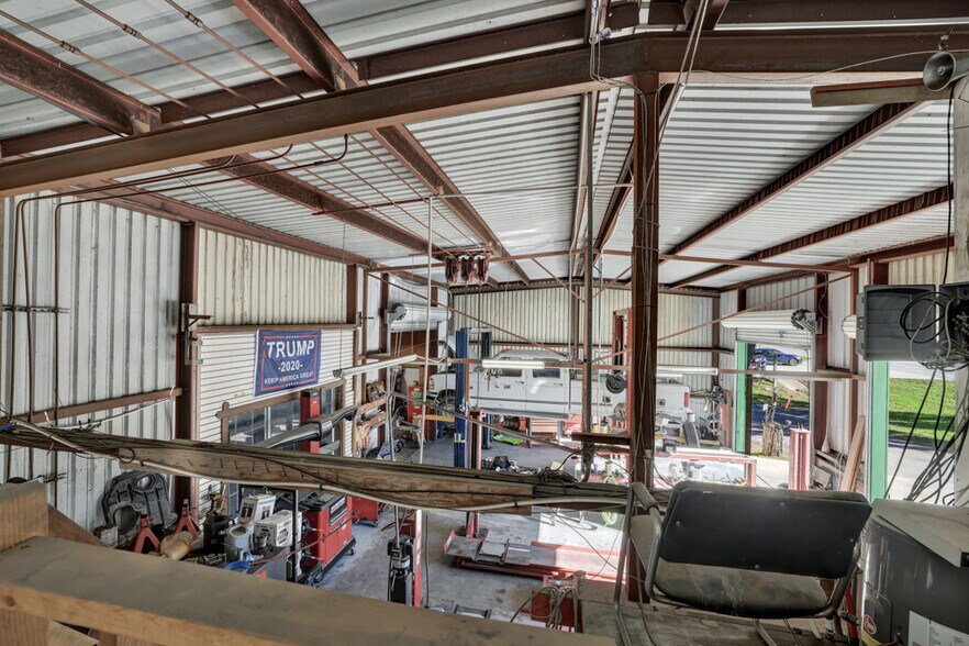 More Photos Of 8328 FM 2673, Canyon Lake Auto Repair For Sale