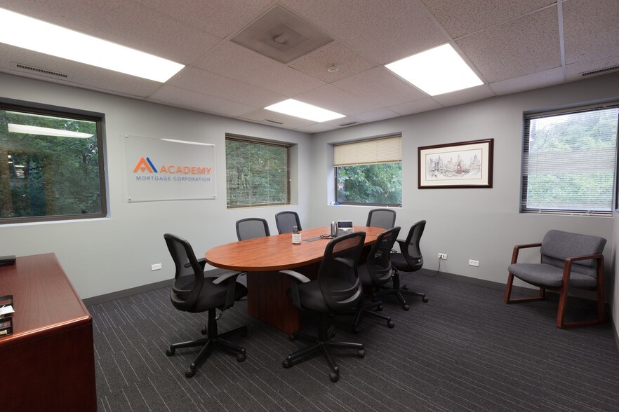 More Photos Of 127 E Lake St, Bloomingdale Office For Lease