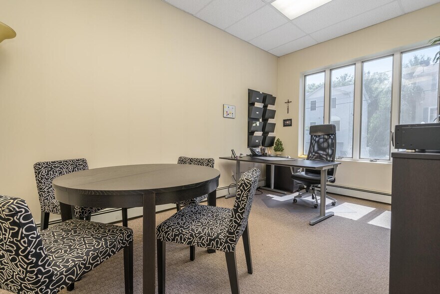 More Photos Of 23 Pawnee Ave, Rockaway Office For Sale