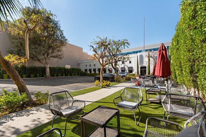 More Photos Of 9247 Alden Dr, Beverly Hills Office For Lease