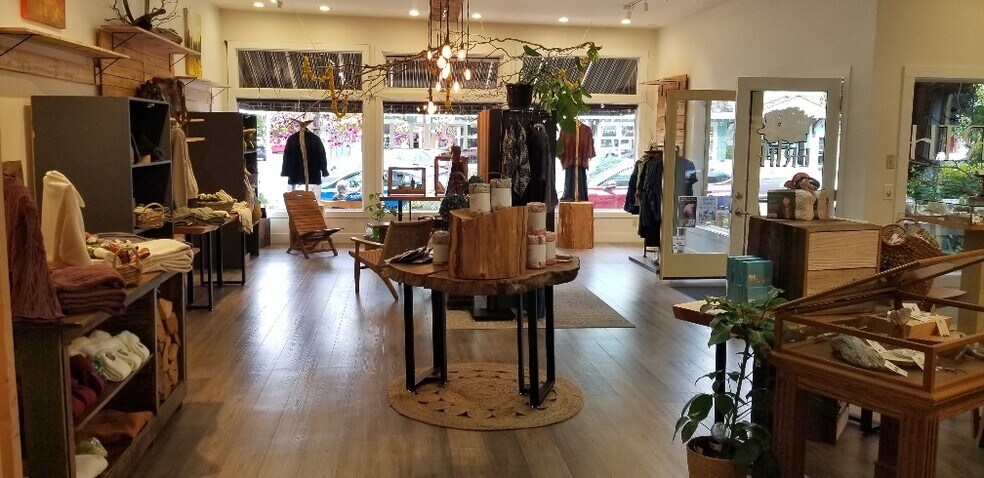 More Photos Of 101-107 S 1st St, La Conner Storefront For Sale