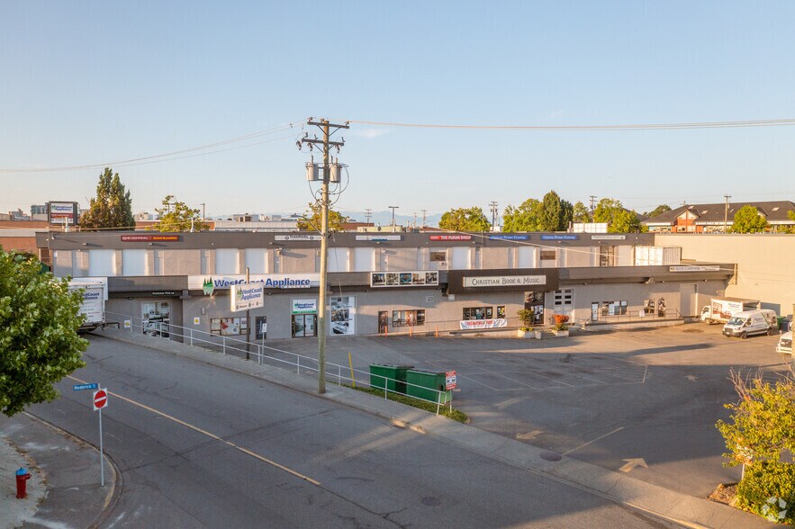 More Photos Of 3090 Nanaimo St, Victoria Flex For Lease