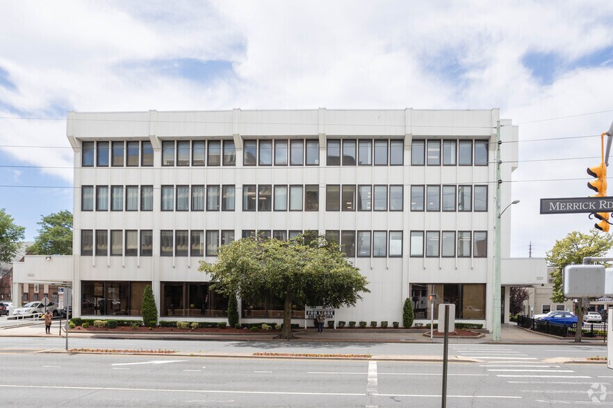 More Photos Of 300 Merrick Rd, Lynbrook Medical For Lease