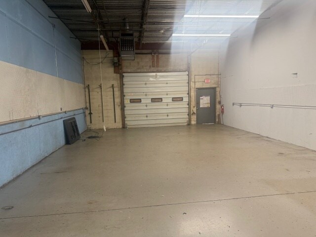 More Photos Of 7 Old Dock Rd, Yaphank Manufacturing For Lease