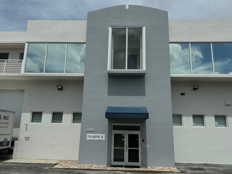 More Photos Of 2100 Nw 102nd Pl, Doral Warehouse For Lease
