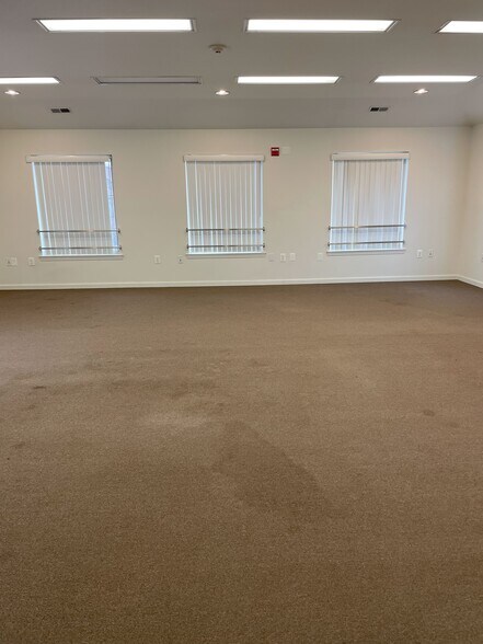 More Photos Of 2800 Bladensburg Rd NE, Washington Office For Sale