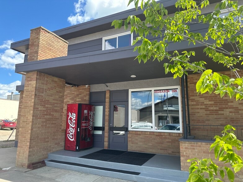 More Photos Of 5011 50 St, Barrhead Hotel For Sale