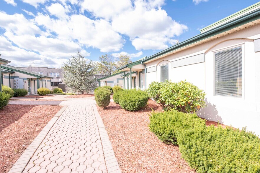 More Photos Of 17-19 S Main St, Manville Loft Creative Space For Lease