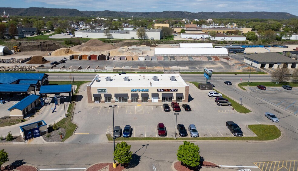 More Photos Of 1035 Frontenac Dr, Winona Storefront For Sale