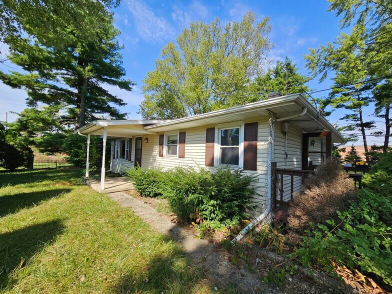 More Photos Of 13562 E 116th St, Fishers Loft Creative Space For Sale